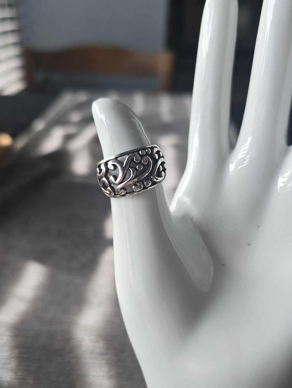 925 Sterling Silver Floral Scroll Band Ring~Size 8